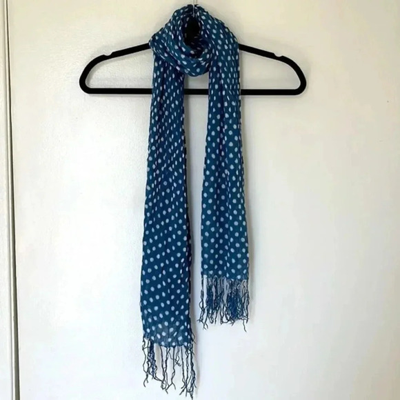 ⭐️3/$15 Polkadot Scarf - Picture 2 of 8